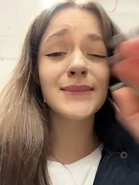 KittyQueeny live sex cam