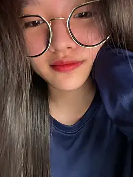 Krixxi22 live sex cam