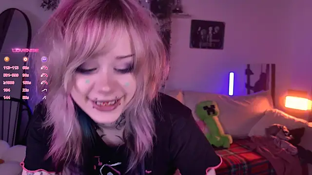 Lollyshy live sex cam