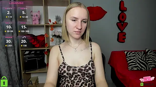 BeautyBlondy live sex cam