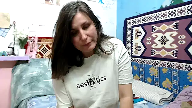 AdelineBlueEyes live sex cam