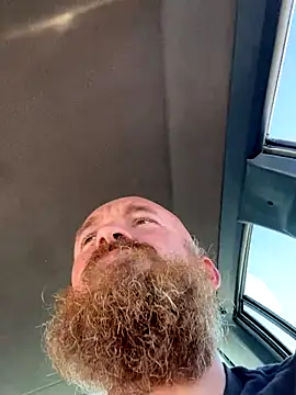 32XRedBeard live sex cam