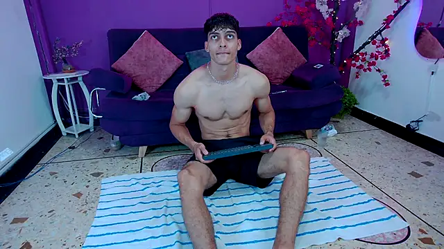 AlessioVitale live sex cam