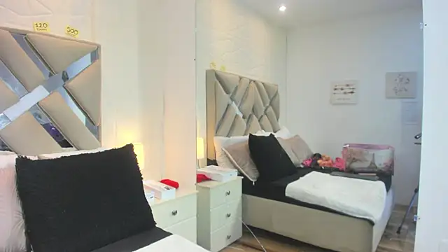 raquell_moore live sex cam