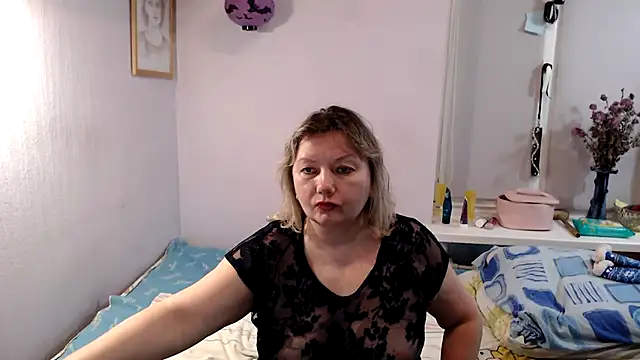 Lusi-777 live sex cam