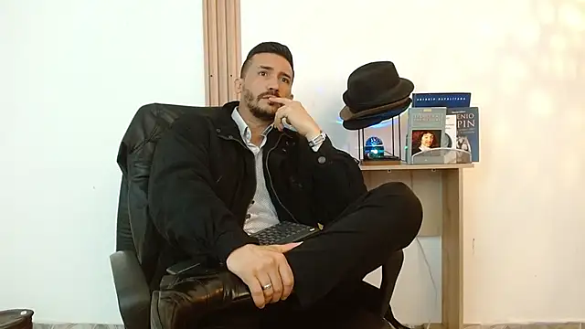 Reiko_85_ live sex cam