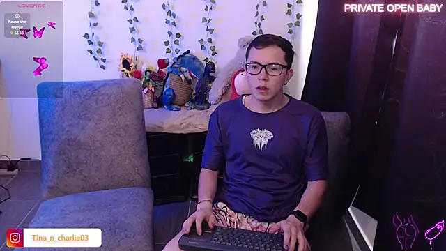 Tina_4_Charlie live sex cam
