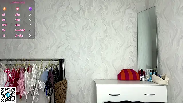 LindyEckland live sex cam