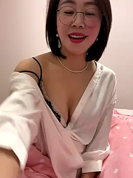 xiaoling2358 live sex cam