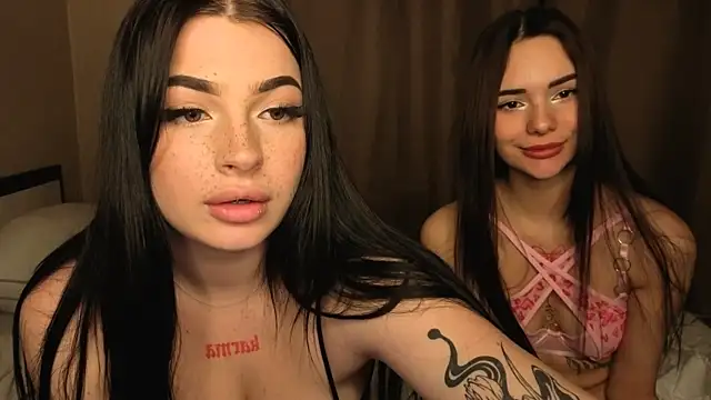 LisaAndDenis live sex cam