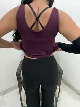 Sofia3393 live sex cam