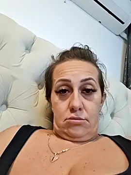 AvaDivaMilf live sex cam