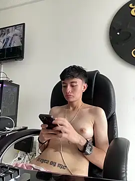 nico_18x live sex cam
