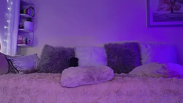 KatBigBum live sex cam