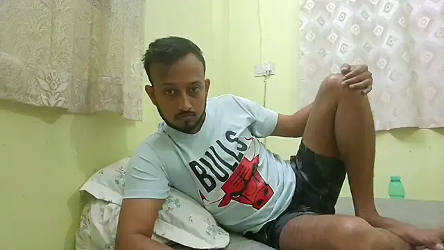 Trending_Couple live sex cam