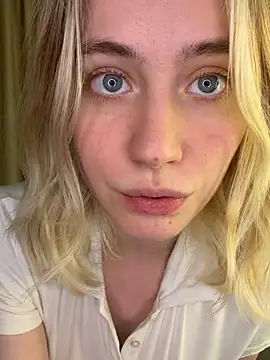 HoneyRay live sex cam