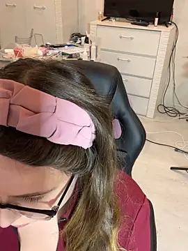 DienkaGreen live sex cam