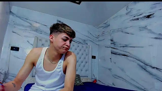 Ari_and_Storm live sex cam