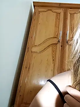 indilasixeey live sex cam