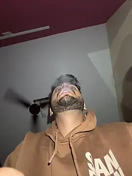 Hornybeardguy live sex cam