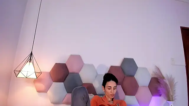 Nina_Cavaali live sex cam