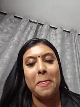 Indian_GlowingMiax live sex cam