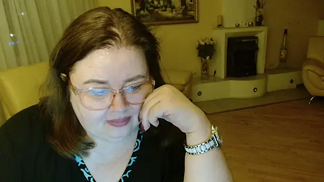 Natali-Gucci live sex cam