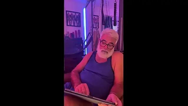 LeatherSdaddy live sex cam