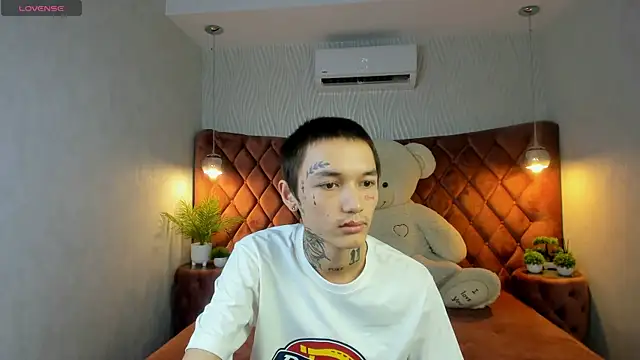 Ionarne live sex cam