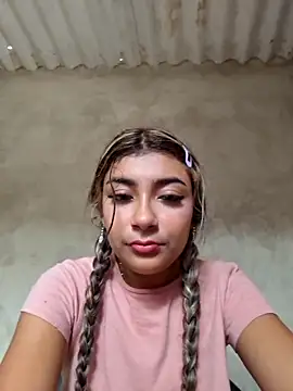 Sweed-virgin-pussy live sex cam