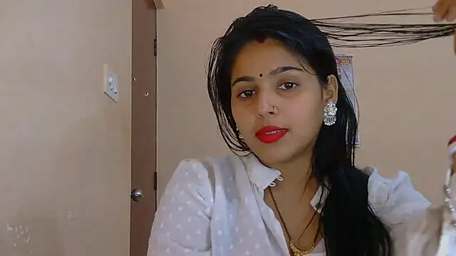 Cute-Simmi69 live sex cam