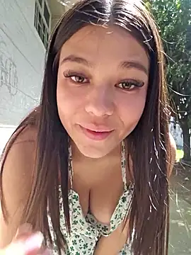 Alyshanon18 live sex cam