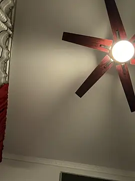 Hornyblond_Bella live sex cam