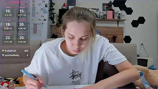 Girl_alone_home live sex cam