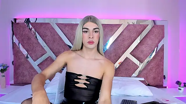 MaxiRogers live sex cam