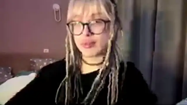 Milkmoriee live sex cam