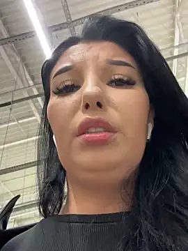 Tisha_Busty live sex cam