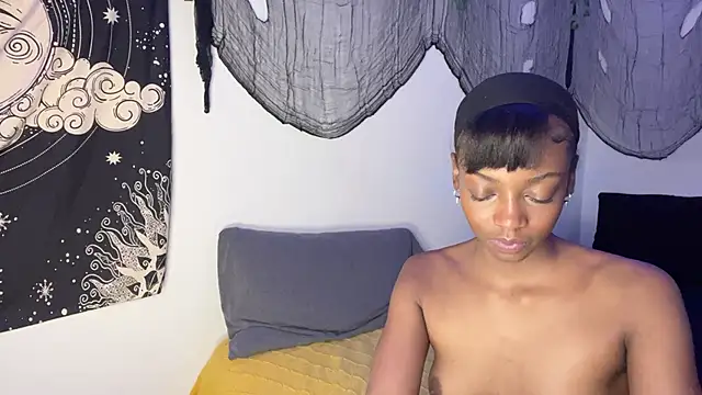 Trixie_luv1 live sex cam