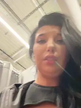 Tisha_Busty live sex cam