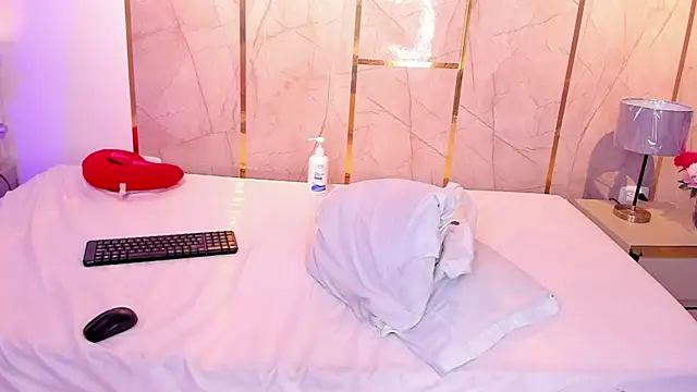 TylerBloom live sex cam