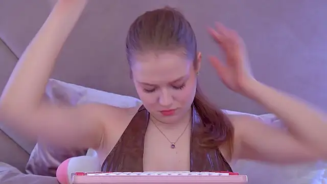 SelinSwarovski live sex cam