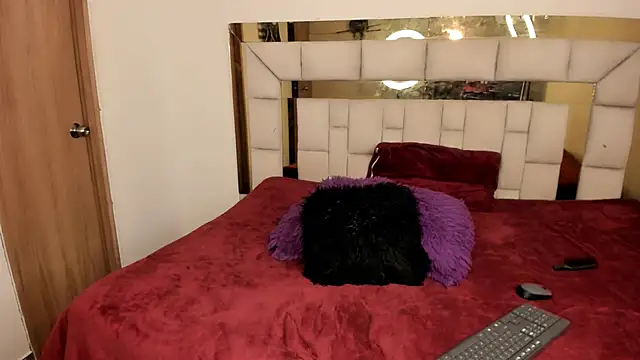 Nicol_ofi24 live sex cam