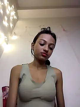 Your-Kitkat live sex cam