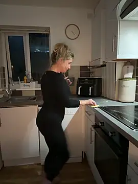 MimiMaee live sex cam