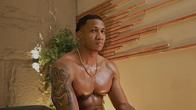 Logan_Varela live sex cam