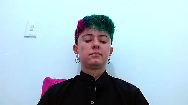tomboyblue live sex cam