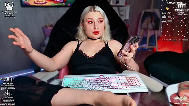 Wounded_Goddess_ live sex cam