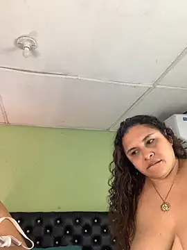 twocurvylatins live sex cam