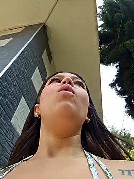 Alyshanon18 live sex cam