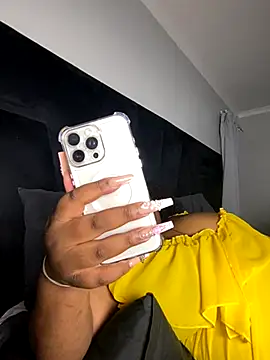 MissLola27 live sex cam